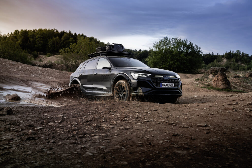 2024 Audi Q8 e-tron edition Dakar